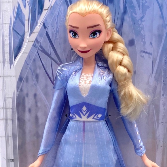 Disney's FROZEN II Elsa Fashion Doll 12" Hasbro - Picture 2 of 10